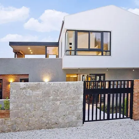 Villa Elisa Villa *